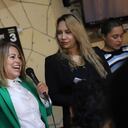 La exalta consejera para las regiones Sandra Ortiz, apoyando a la actual representante Liliana Rodríguez.