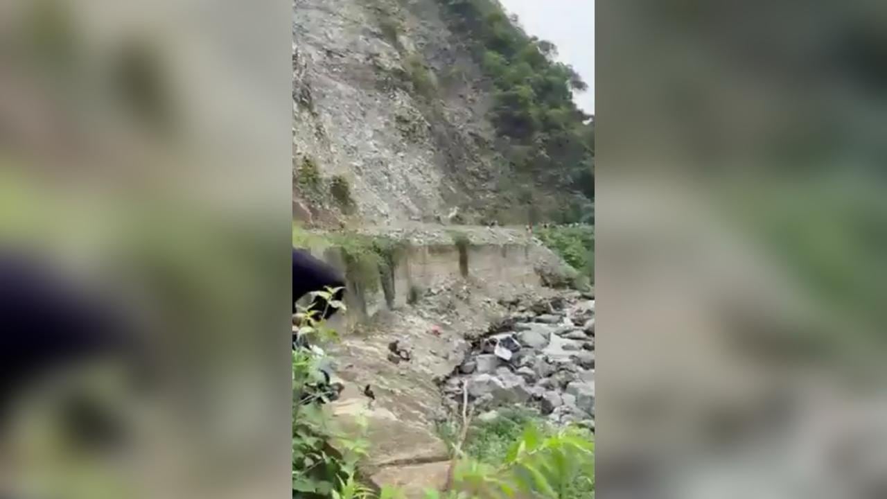 Un grave accidente de tránsito se registró este sábado, 3 de octubre, en la vía que comunica a Andes con Salgar, en Antioquia.