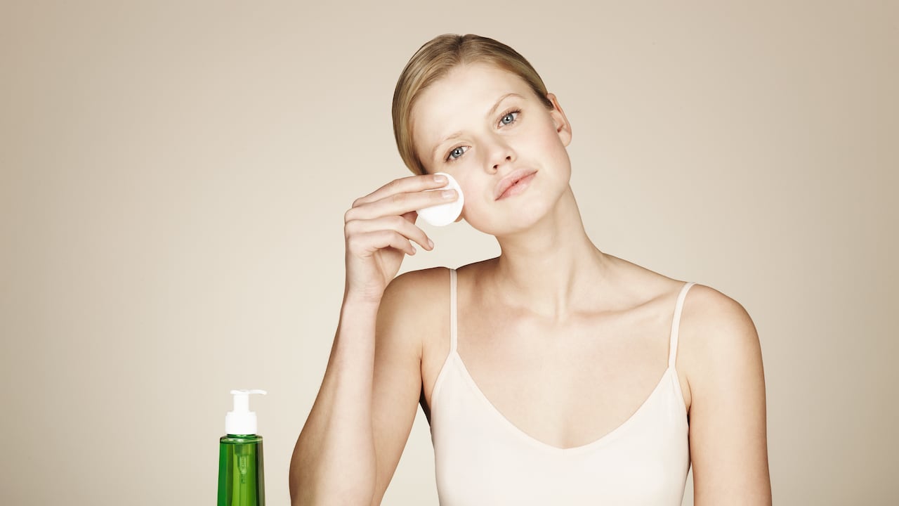 El agua de azahar es un producto de origen natural.