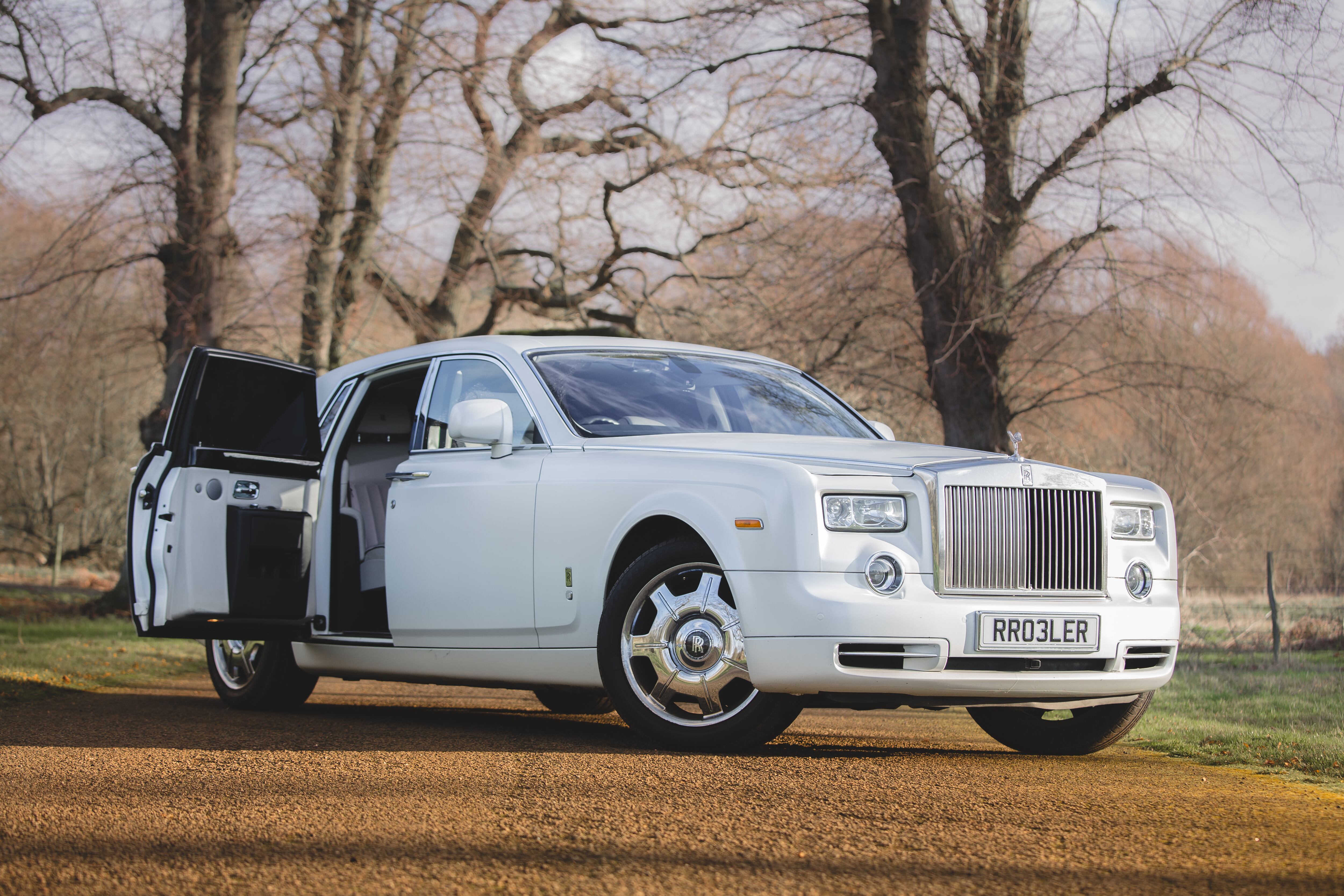 Rolls Royce es una de las marcas que sigue utilizando las llamadas puertas asesinas