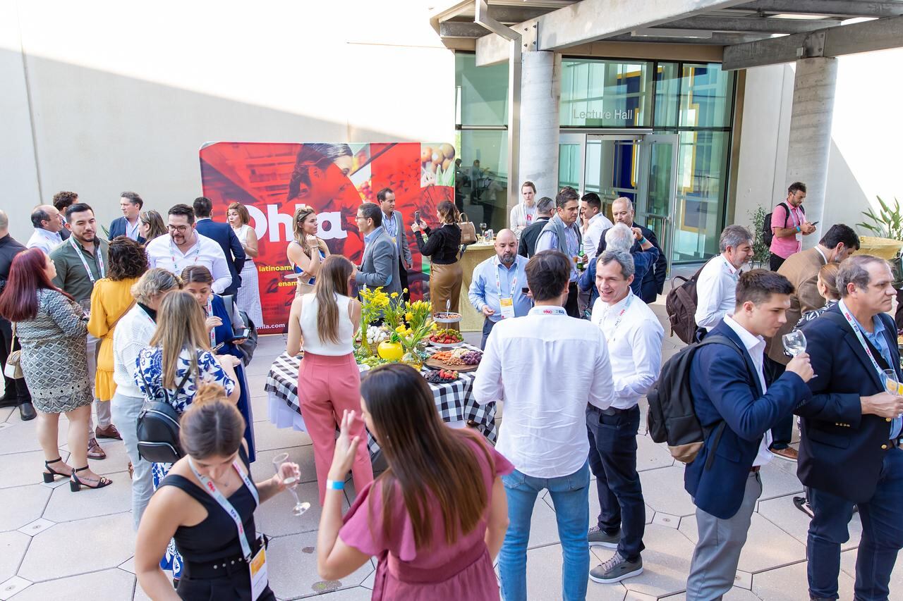 Hiperpersonalización, inteligencia artificial, sostenibilidad y retail media, son algunos de los temas del Latin Consumer Summit 2025.