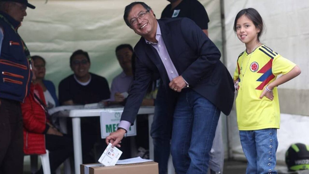 Gustavo Petro y Antonella Petro.