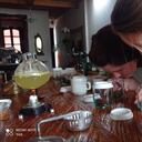 Turistas extranjeras catando los cafés especiales de Pijao en la Tienda del Buen Vivir.