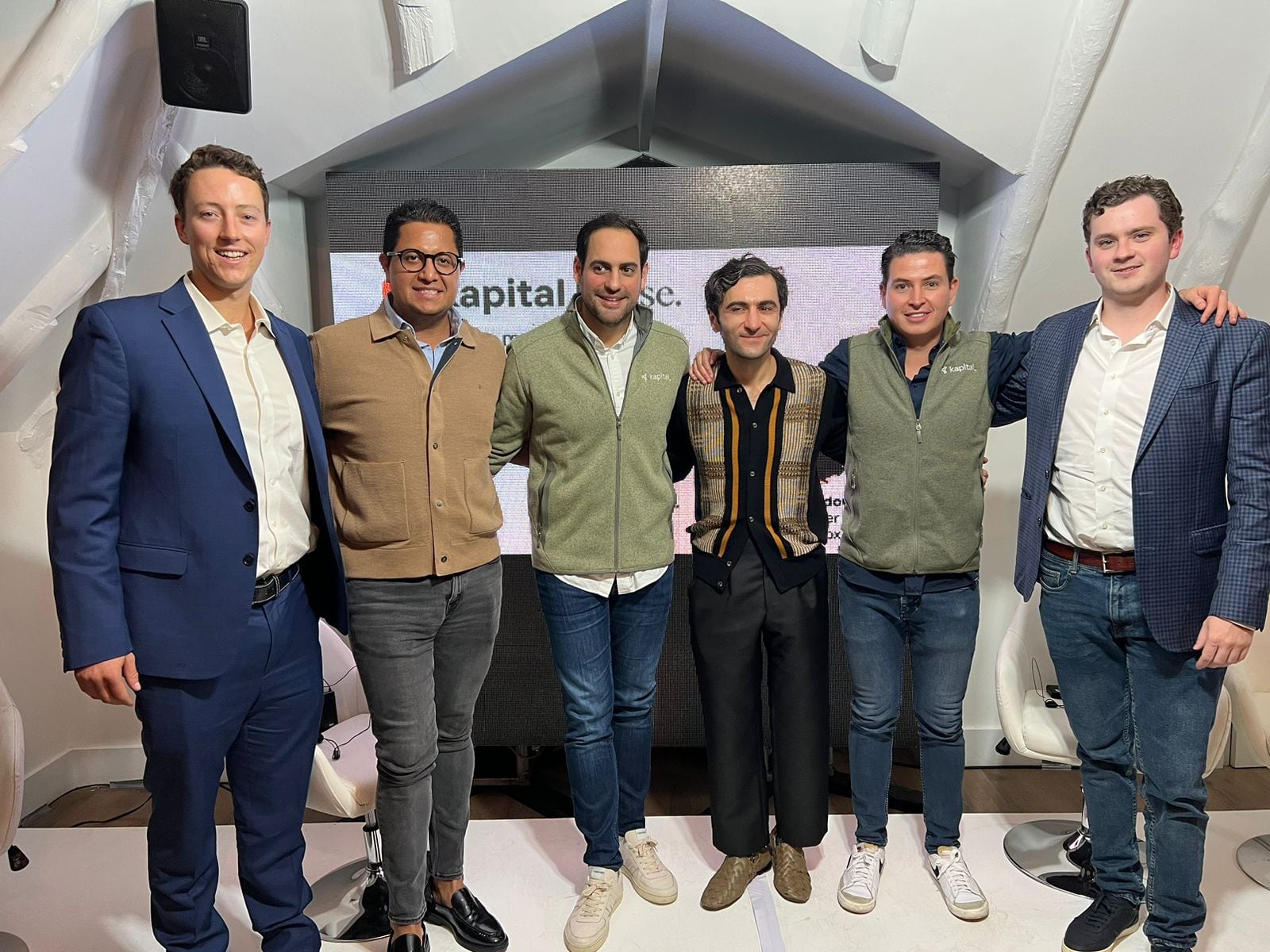 Evento de Kapital con la participación del fundador de Dropbox Arash Ferdpwel