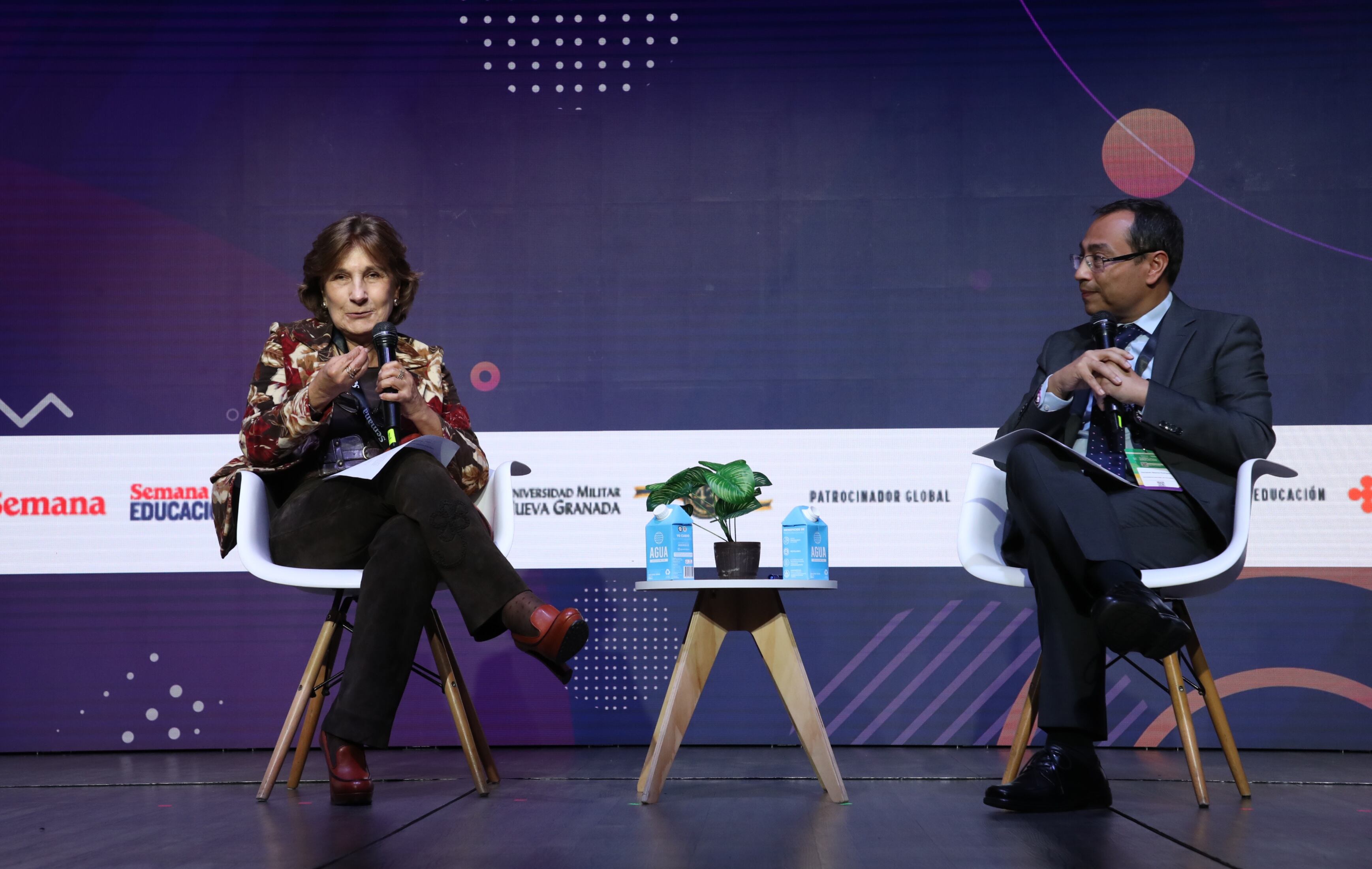 Foto Semana. Cumbre Líderes por la Educación (CLE) 24 y 25 de septiembre de 2025


Los desafíos más urgentes de la educación en Colombia
Objetivo: analizar los principales desafíos que enfrenta actualmente el sistema educativo en Colombia. Hacer un diagnóstico general del
 sector en todos sus niveles y llamar la atención sobre lo más urgente a resolver.

Cecilia María Vélez
Exministra de Educación
Hernando Bayona
Exviceministro de Educación,
Preescolar, Básica y Media