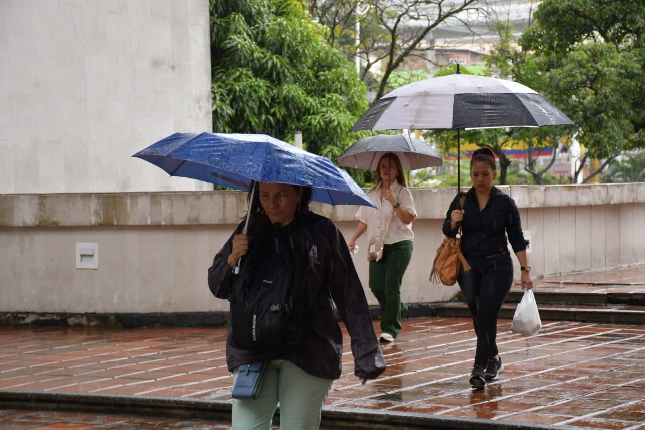 Desde tempranas horas de este jueves, llueve en la capital del Valle del Cauca.