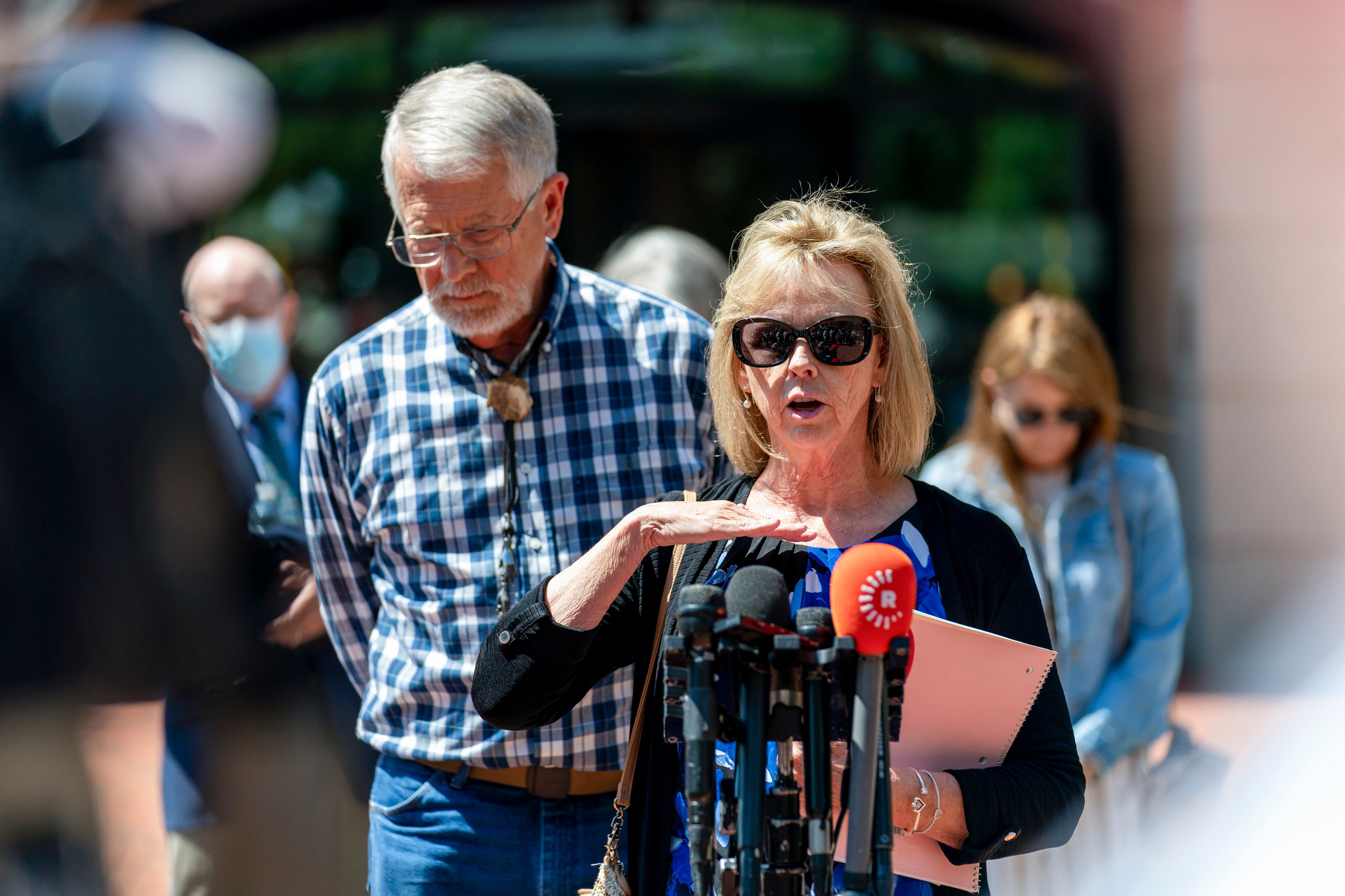 Carl Mueller, Marsha Mueller