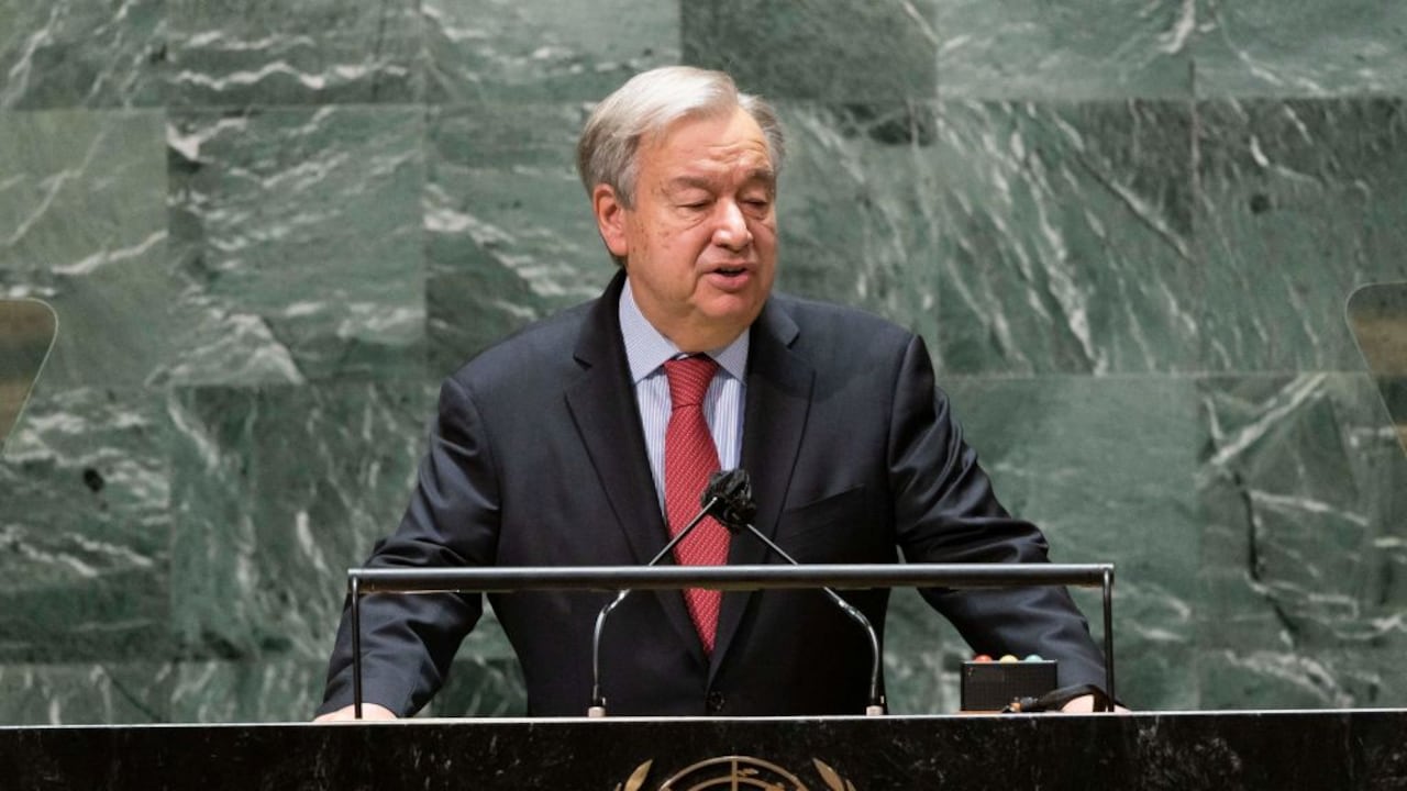 Antonio Guterres "regresará a Nueva York el martes" tras el "deterioro de la situación con respecto a Ucrania".