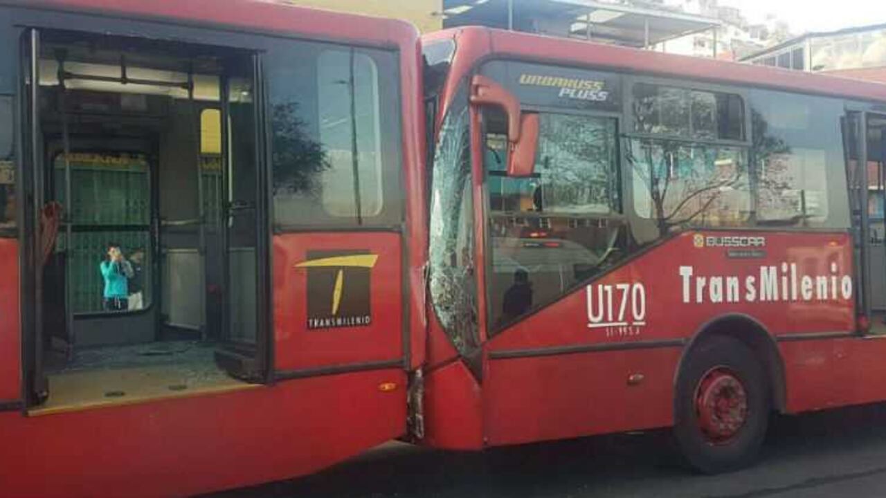 Esta es la imagen de un choque de dos Transmilenios el 26 de septiembre.