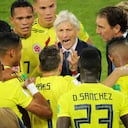 03 June 2018, Russia, Moscow: Soccer, FIFA World Cup, round of 16, Colombia vs England at the Spartak Stadium. Colombia's players Jose Pekerman (c) and his players. Photo: Christian Charisius/dpa (Photo by Christian Charisius/picture alliance via Getty Images)