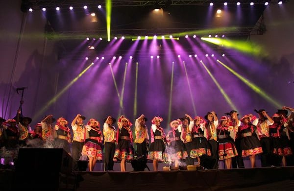 Inaguración de la XXVII Feria Internacional del Libro - FILBO  Peru Director Musical Edyy Sánchez 