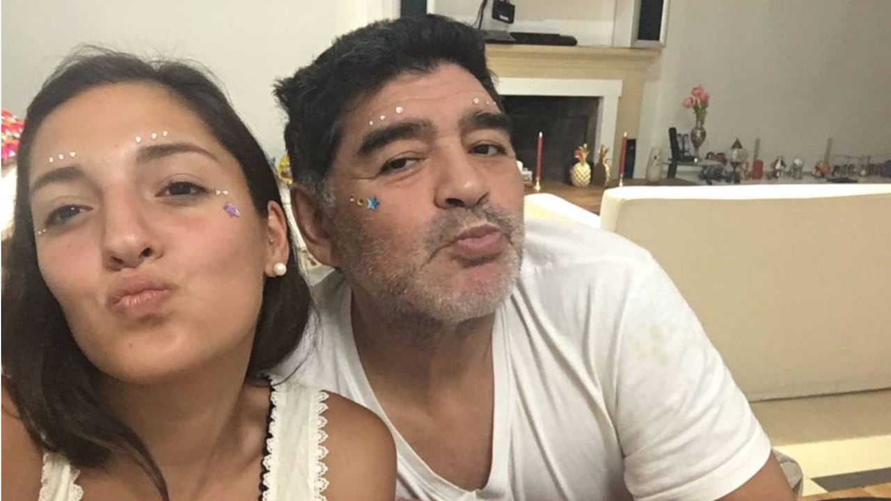 Maradona no quiso reconocer a Jana por muchos años, pero al final tenían una relación muy cercana.
