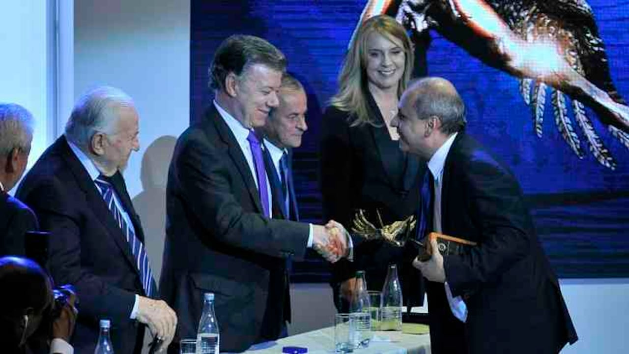 León Darío Peláez recibe el premio CPB por su trabajo fotográfico 'Viaje al Infierno'