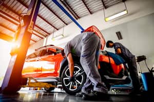 El mantenimiento de vehículos es indispensable para poder transitar en las carreteras colombianas.