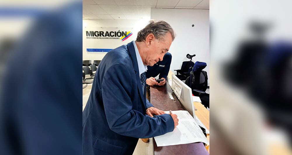 Lehder, confiado en que su deuda con la justicia se pagó con los 33 años de cárcel en Estados Unidos, compró tiquetes y viajó desde Fráncfort, Alemania, hacia Colombia.