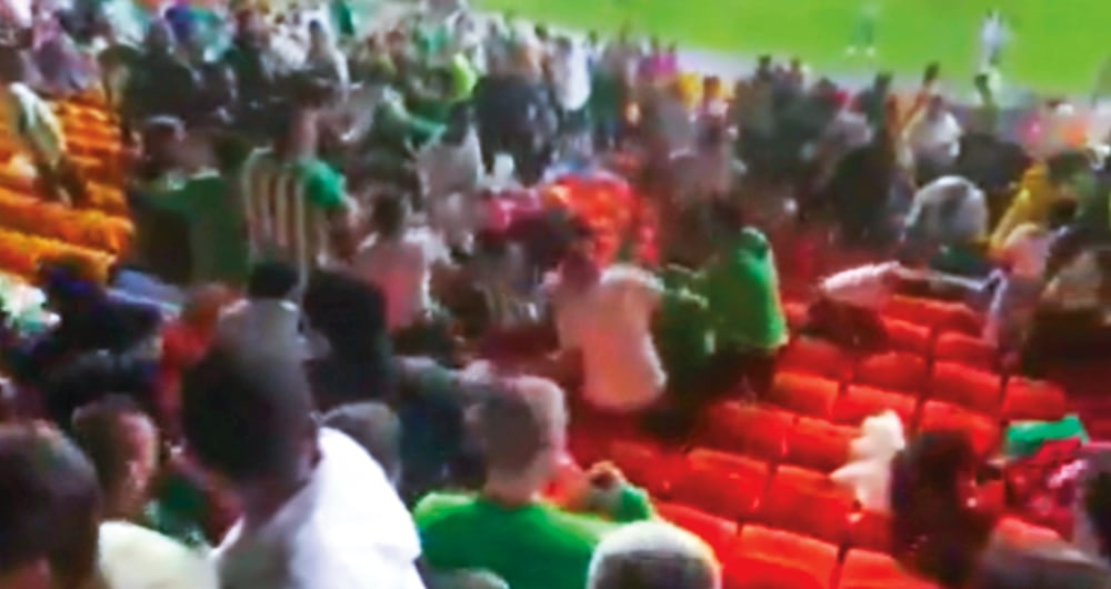 Las autoridades del fútbol han sancionado a los equipos, pero la problemática no se detiene. 