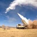 Esta imagen tomada de un video proporcionado por el ejército iraní el jueves 29 de septiembre de 2022, misiles lanzados durante un ataque contra la región kurda iraquí. (Iranian military via AP)