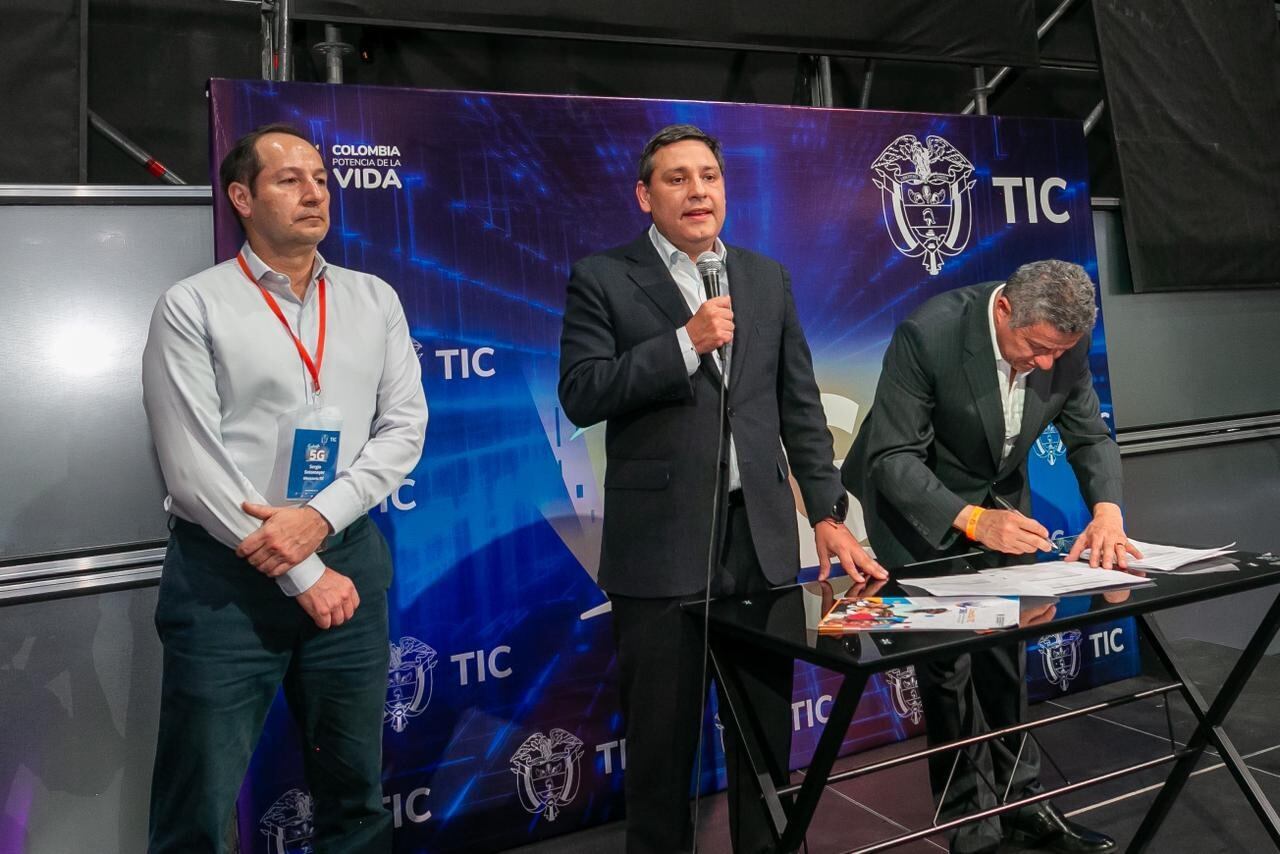 Mauricio Lizcano anunció los ganadores de la subasta del 5G en Colombia.