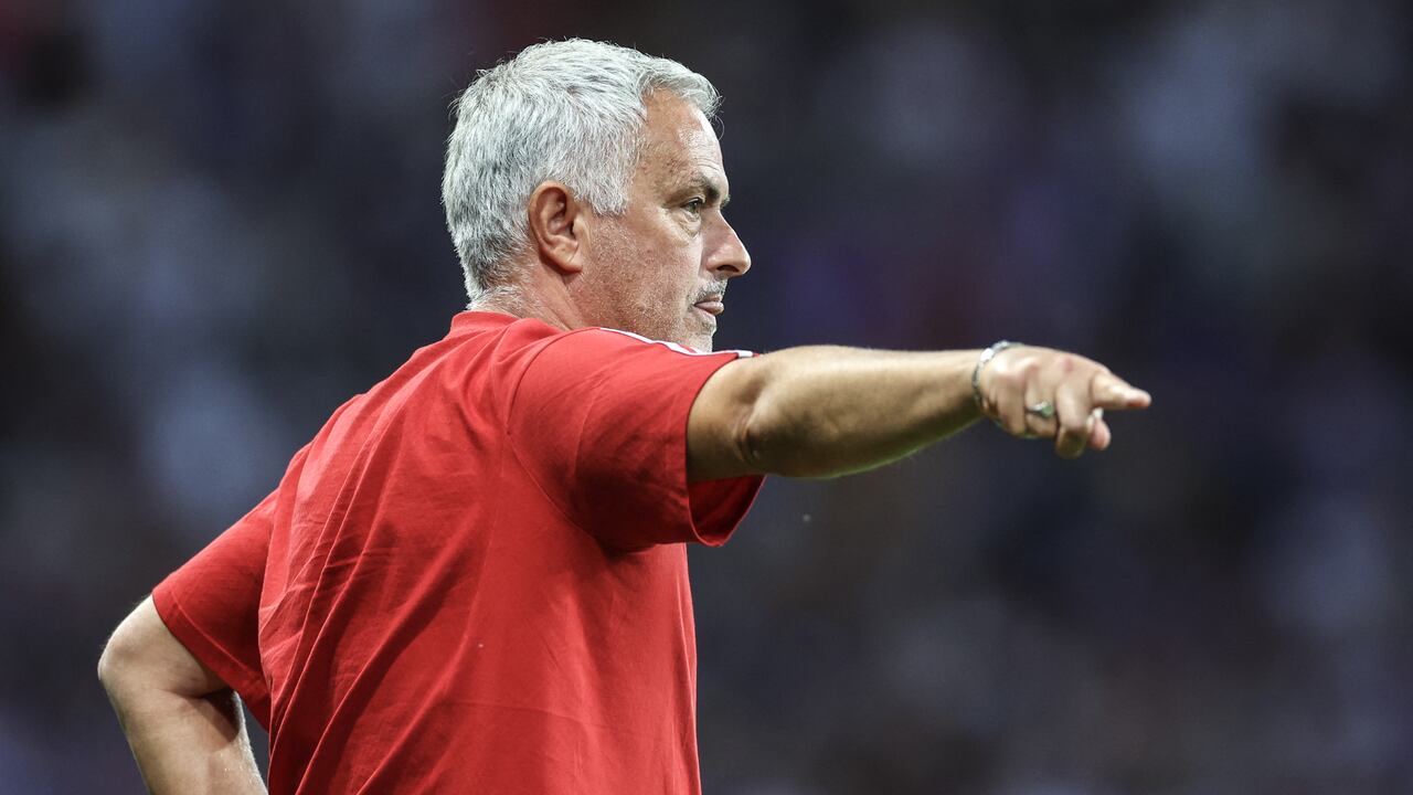 José Mourinho, entrenador de la Roma, equipo que quiso contar con Duván Zapata en sus filas