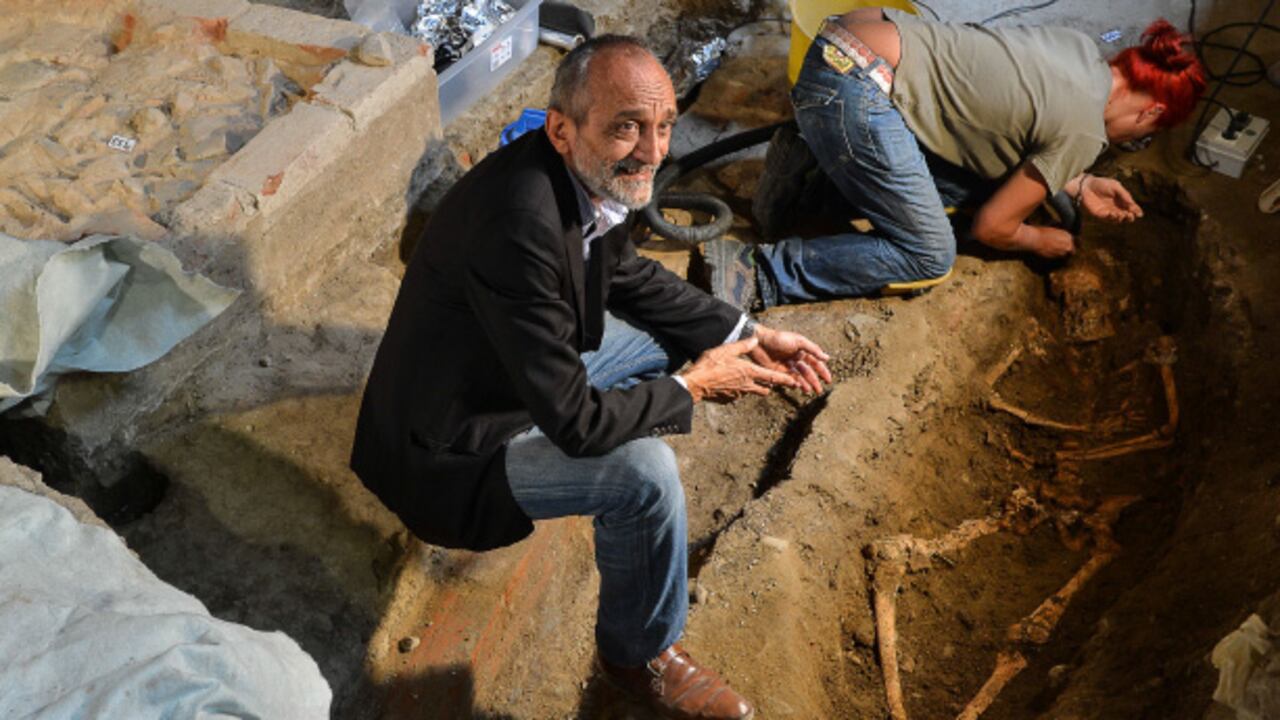Silvano Vinceti dirige el equipo que exhumó a los familiares de Lisa Gherardini, de quien se sospecha fue la modelo que Leonardo da Vinci usó para crear su pintura más famosa.