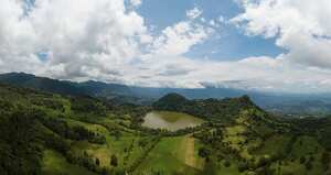El foro digital ‘Río Bogotá: eje de desarrollo’ destacó la importancia de articular el trabajo de las comunidades con las entidades. La laguna de Pedro Palo, una joya natural de la cuenca baja, muestra esta unión.