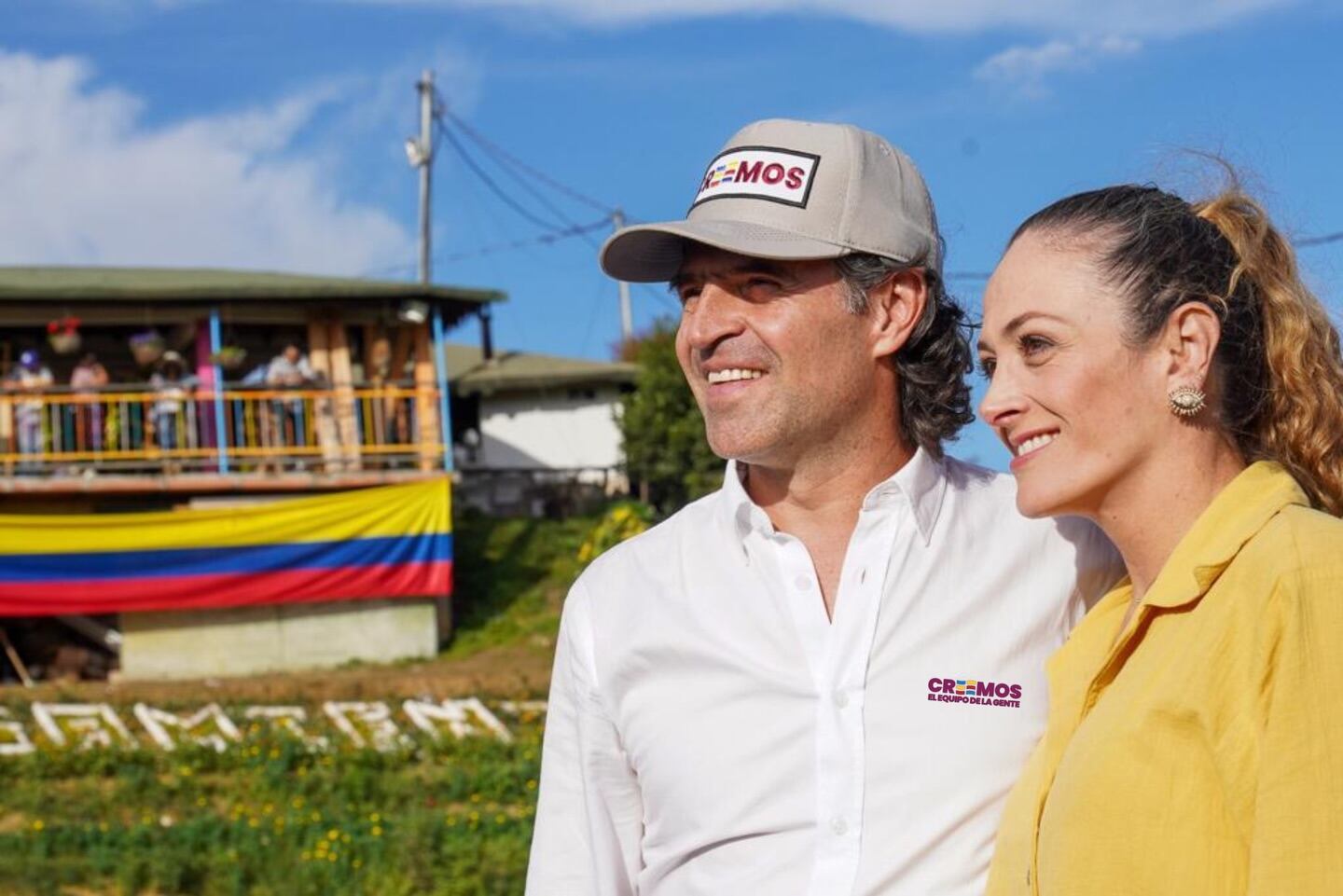 Federico Gutiérrez, alcalde de Medellín, junto a su hermana Juliana Guiérrez.