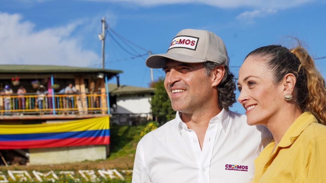 Federico Gutiérrez, alcalde de Medellín, junto a su hermana Juliana Guiérrez.