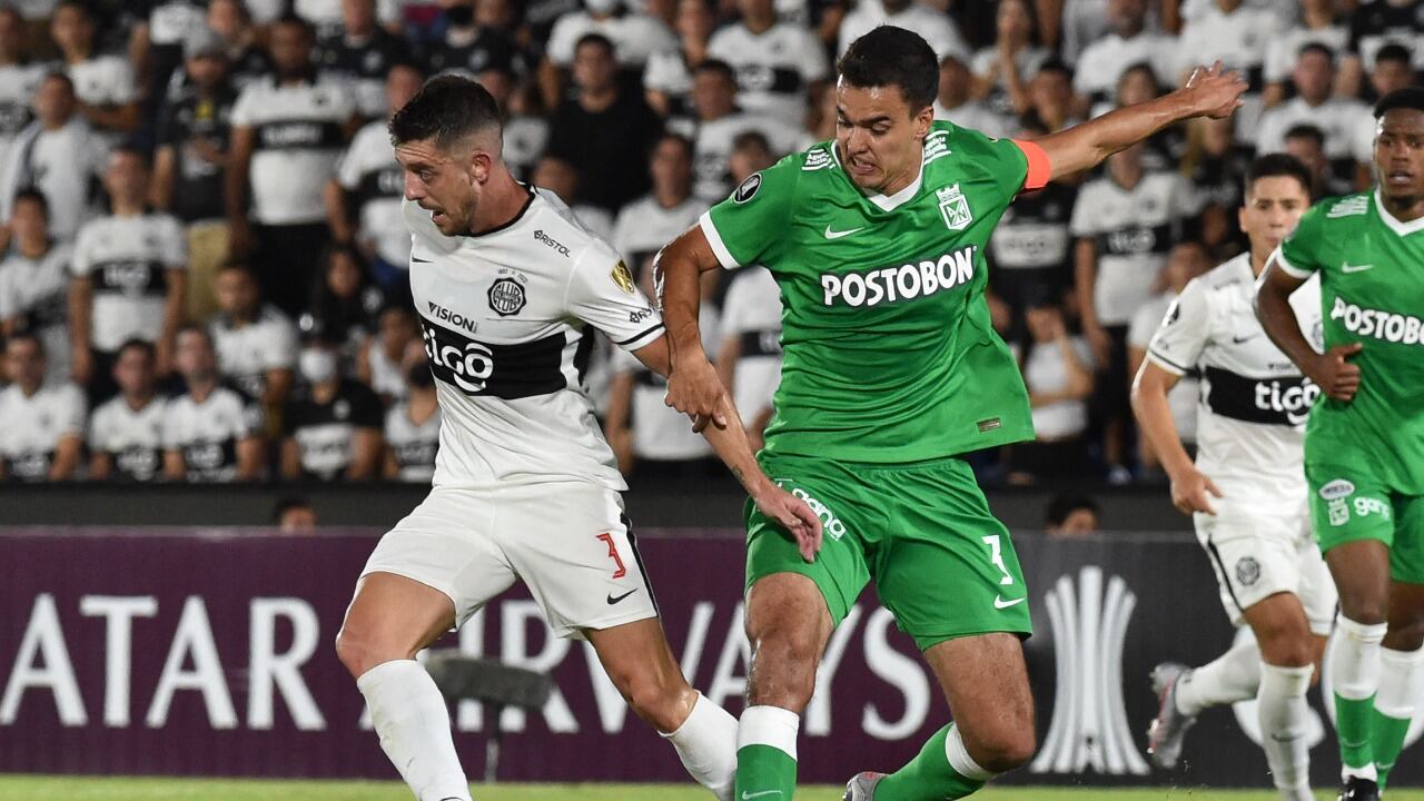 Olimpia y Nacional, partido válido por la fase 2 de la Copa Libertadores.