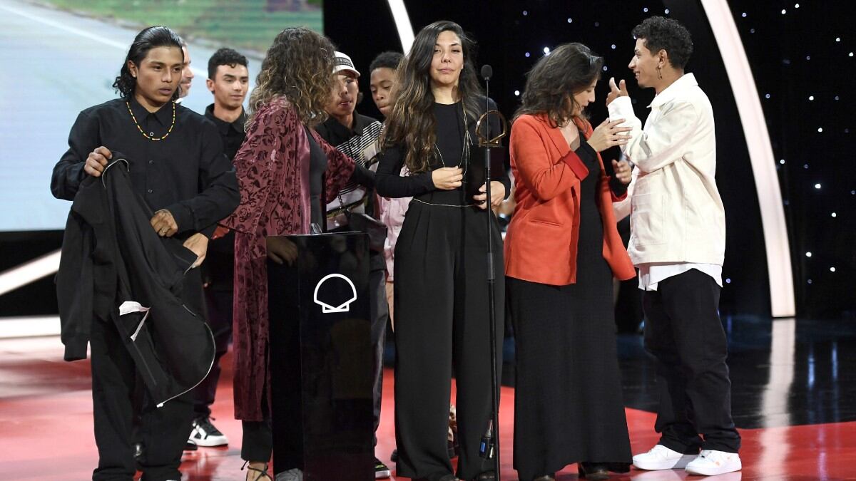 La directora Laura Mora obtuvo, por primera vez para Colombia, el premio Concha de Oro, en el Festival Internacional de Cine de  San Sebastián, en España.