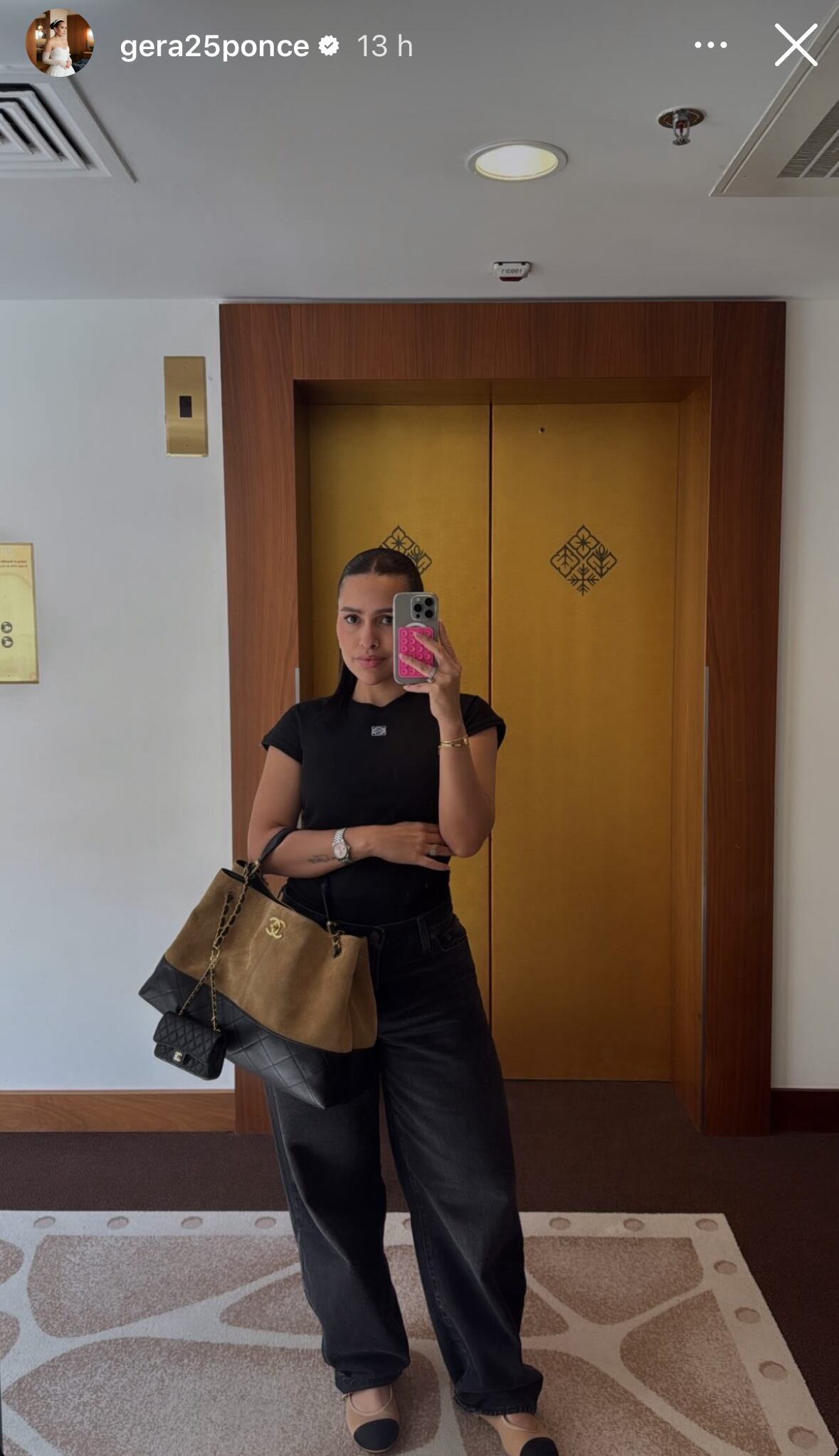 La esposa de Lucho Díaz mostró dos de sus costosos bolsos.