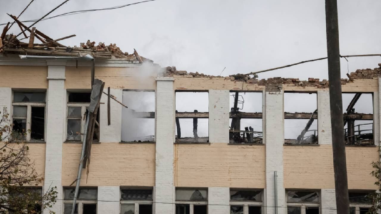 Panorama de un edificio dañado por un ataque con drones en Bila Tserkva. -Foto: Reuters. / Autor: Gleb Garanich.