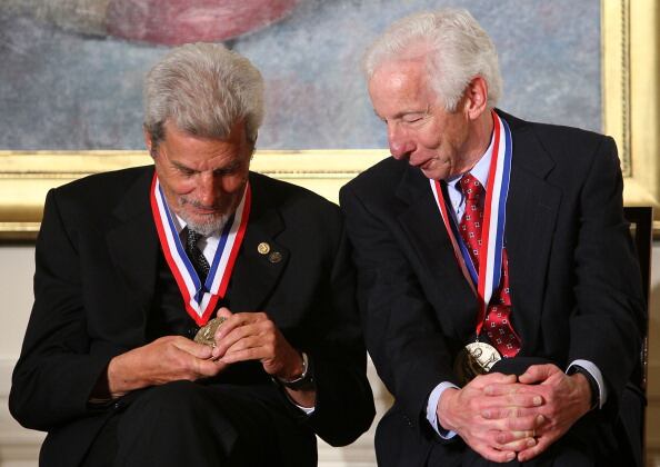 El instituto menciona también a la física estadounidense Sharon Glotzer por sus estudios de la entropía (el grado de desorden) en el ensamblaje de la materia.