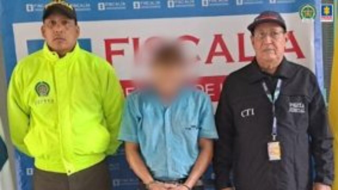 Un aberrante caso de abuso sexual ocurrió en el municipio de El Espinal, en Tolima. Un padre se aprovechó que vivía solo con sus hijas, de 12 y 15 años, para agredirlas sexualmente. La Fiscalía General pudo establecer que la madre residía en otra ciudad, por lo que no estaban en compañía de su progenitora.