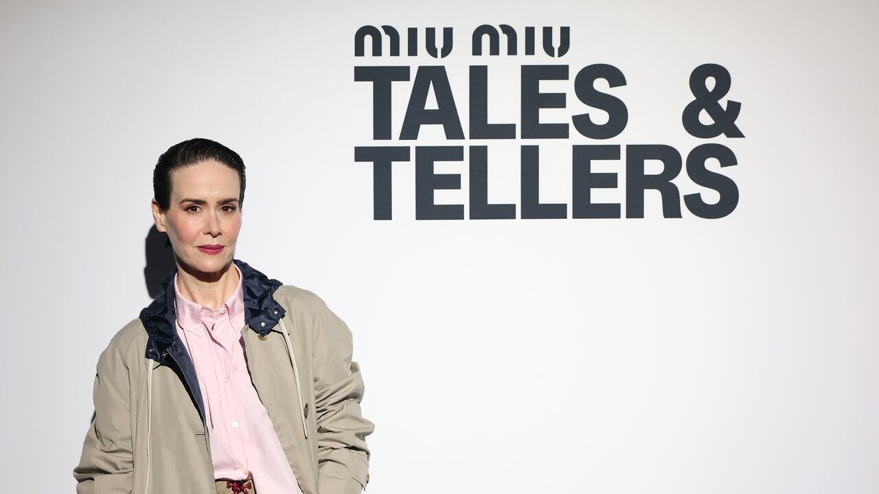 Sarah Paulson asiste a Miu Miu Tales & Tellers New York el 9 de mayo de 2025 en la ciudad de Nueva York.