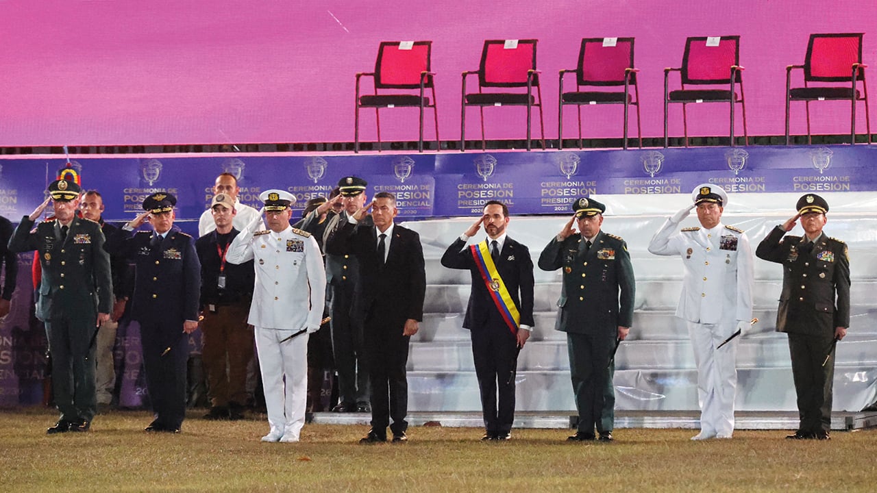 Abelardo De La Espriella, como comandante de las Fuerzas Militares, prometió respaldo y garantías para los uniformados.
