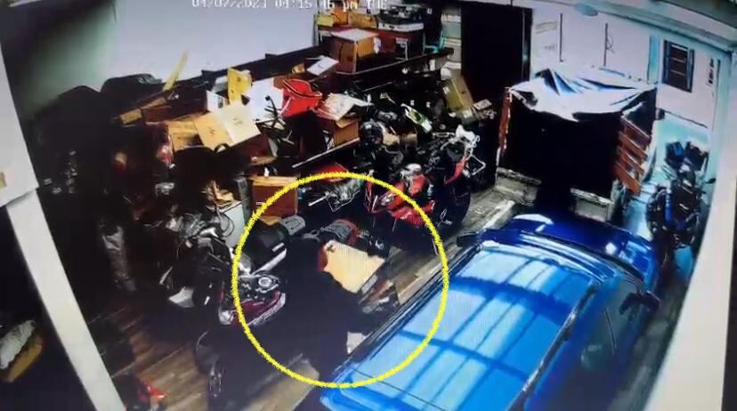 La Fiscalía desarticuló una organización criminal que, con uniformes de la Policía, se metían a bodegas para desocuparlas.