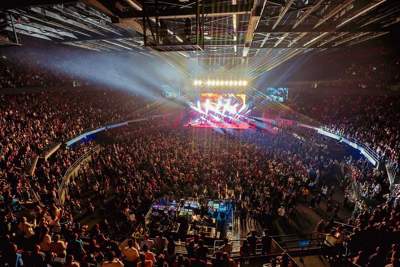 La banda argentina Los Fabulosos Cadillacs presentó en Bogotá ‘El León del Ritmo Tour’, en el Movistar Arena, el 5 y 6 de diciembre de 2023. En ambas fechas asistieron más de 30 mil personas.