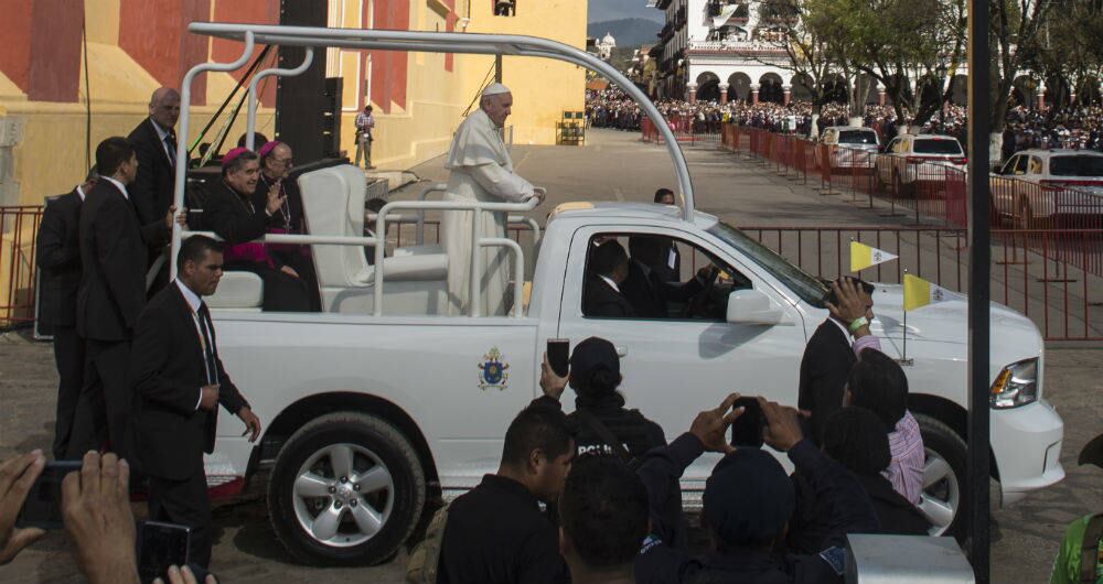 Francisco se reunió inmediatamente después de pisar suelo iraquí con el primer ministro Mustafa Al-Kadhimi.