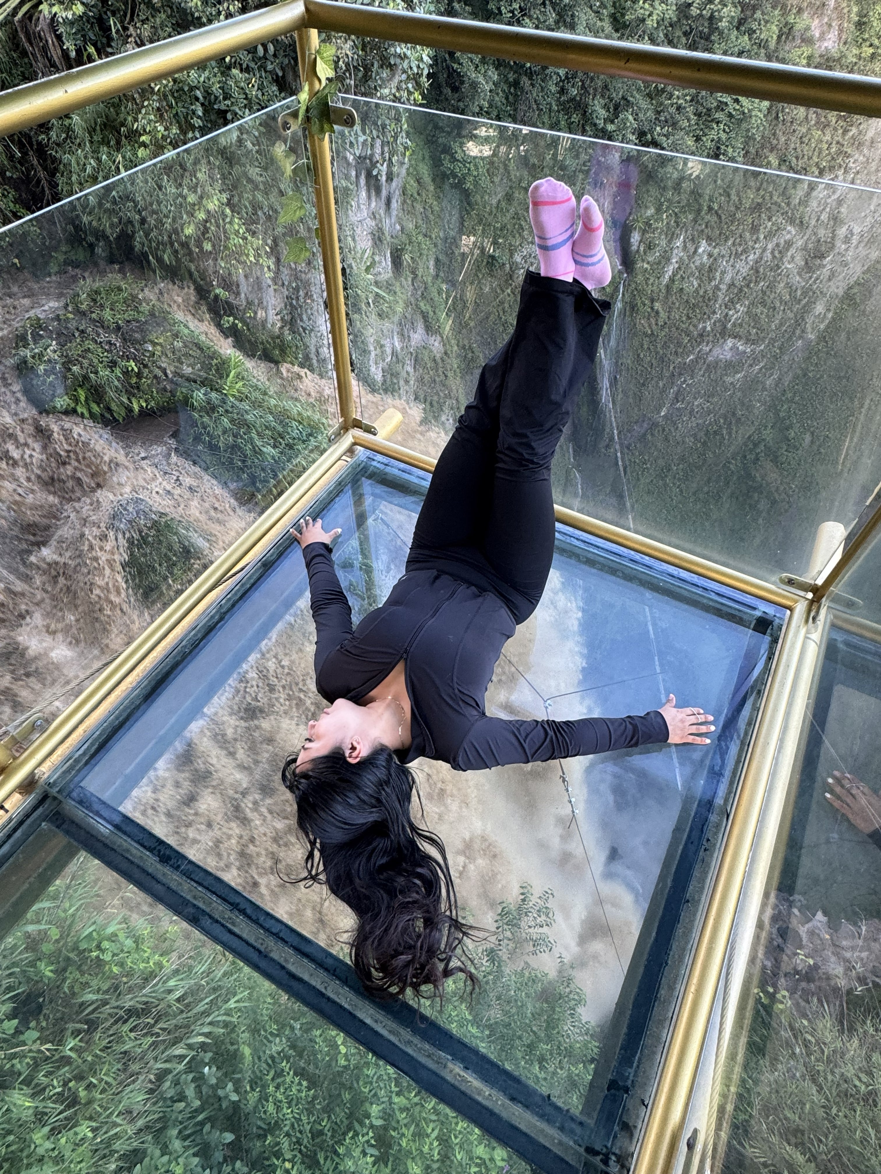 Uno de los atractivos en el Salto del Mortiño es el Puente de cristal.