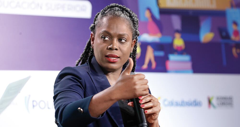 Aurora VergaraMinistra de Educación