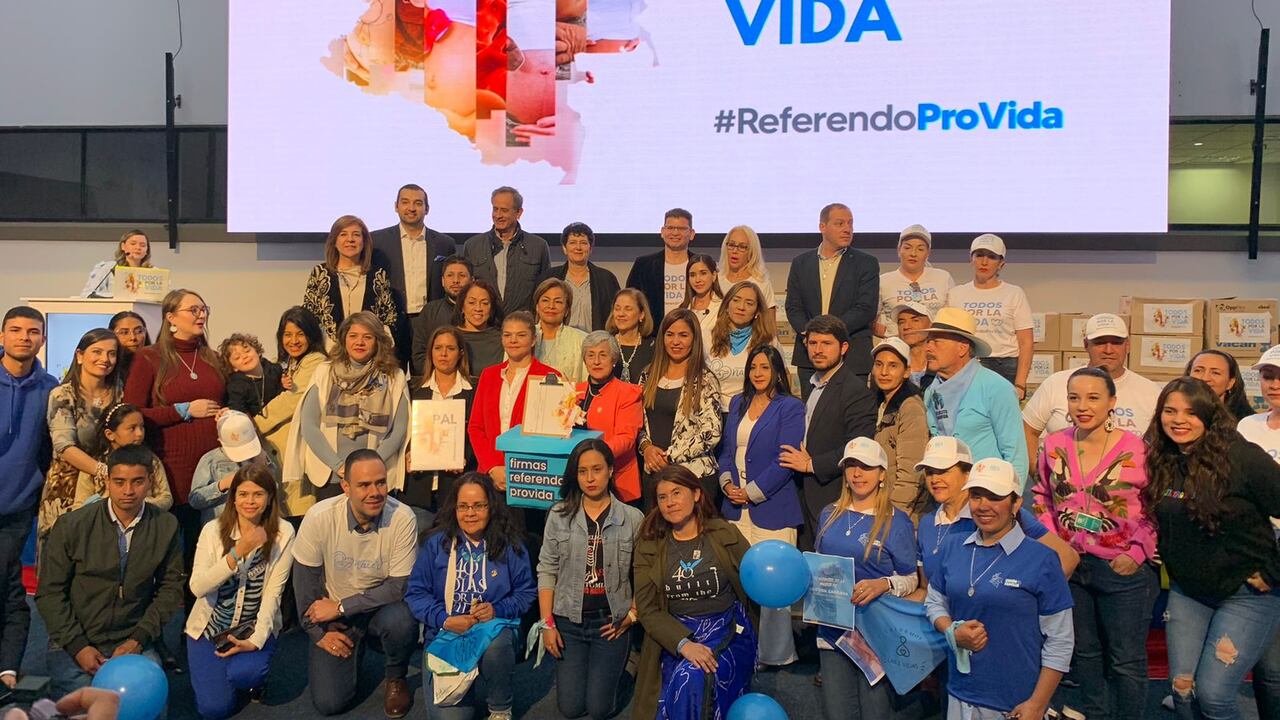 Bancada provida radicó firmas en la Registraduría para solicitar referendo