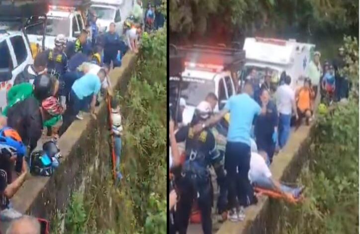 La mujer fue rescatada con vida tras caer al abismo