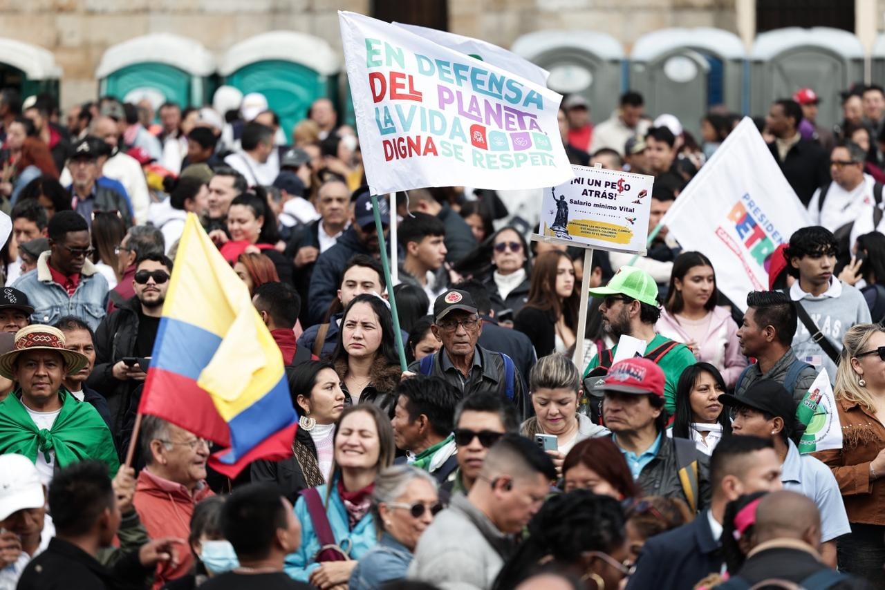 Marcha por la defensa del salario mínimo vital, apoyo al Presidente Gustavo Petro