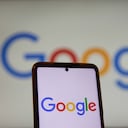 Google impone sanciones contra Rusia. (Photo by Nicolas Economou/NurPhoto via Getty Images).