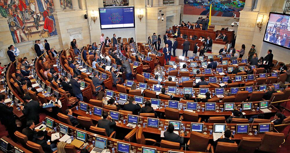  El ministro Alberto Carrasquilla confía en pasar la reforma, aunque ya ha debido recortarla en varios billones de pesos.