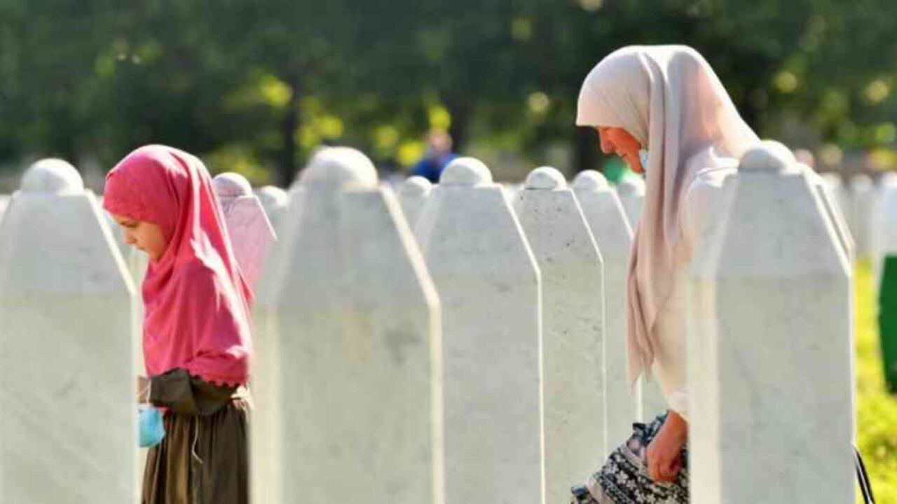 25 aniversario de la masacre de Srebrenica. Foto: Elvis Barukcic / AFP