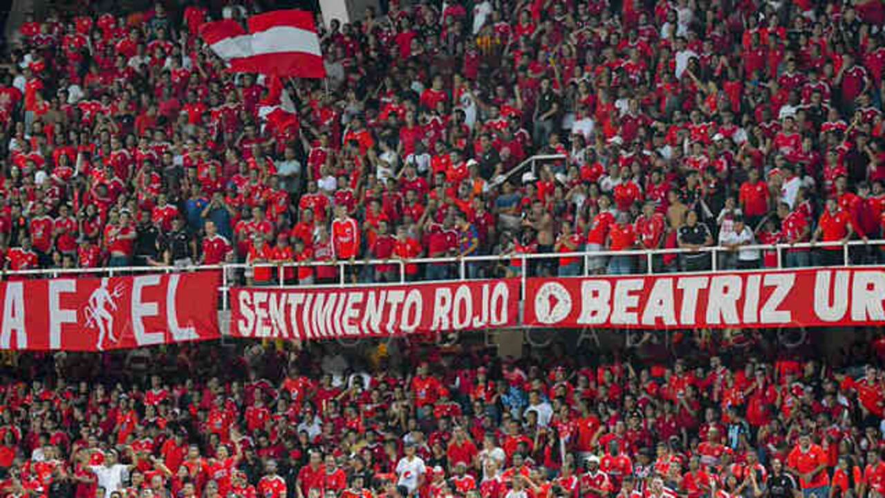 Hinchada de América de Cali en el estadio Pascual Guerrero/ Foto: @AmericadeCali