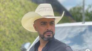 Jhon Álex Castaño, cantante de música popular.