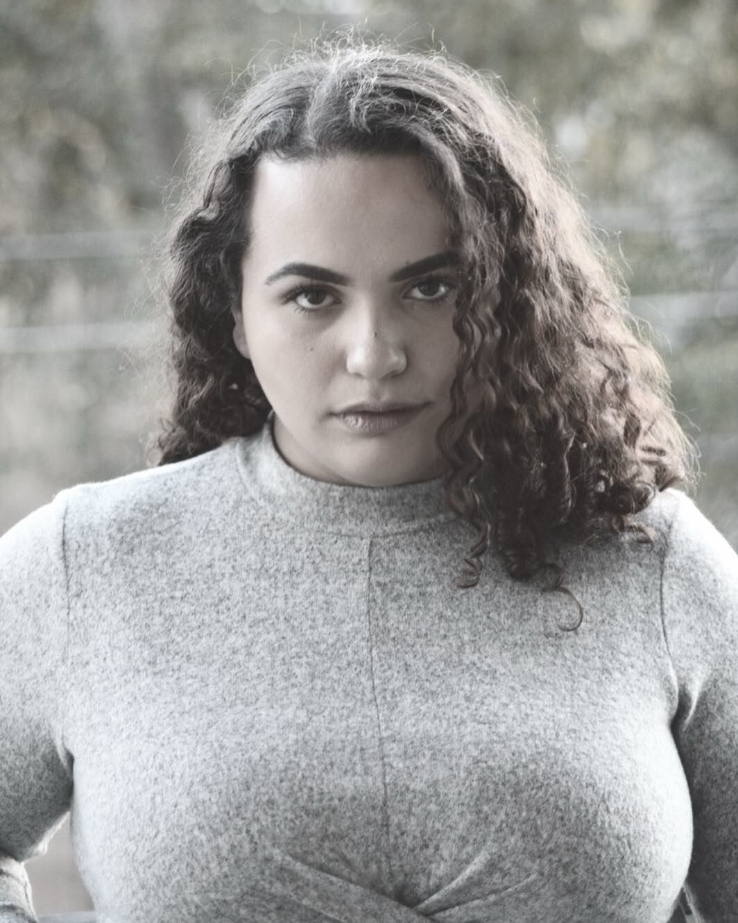 La mujer se escondió en un bunker antiaéreo junto a otras personas, pero finalmente fueron encontrados por los Hamás.