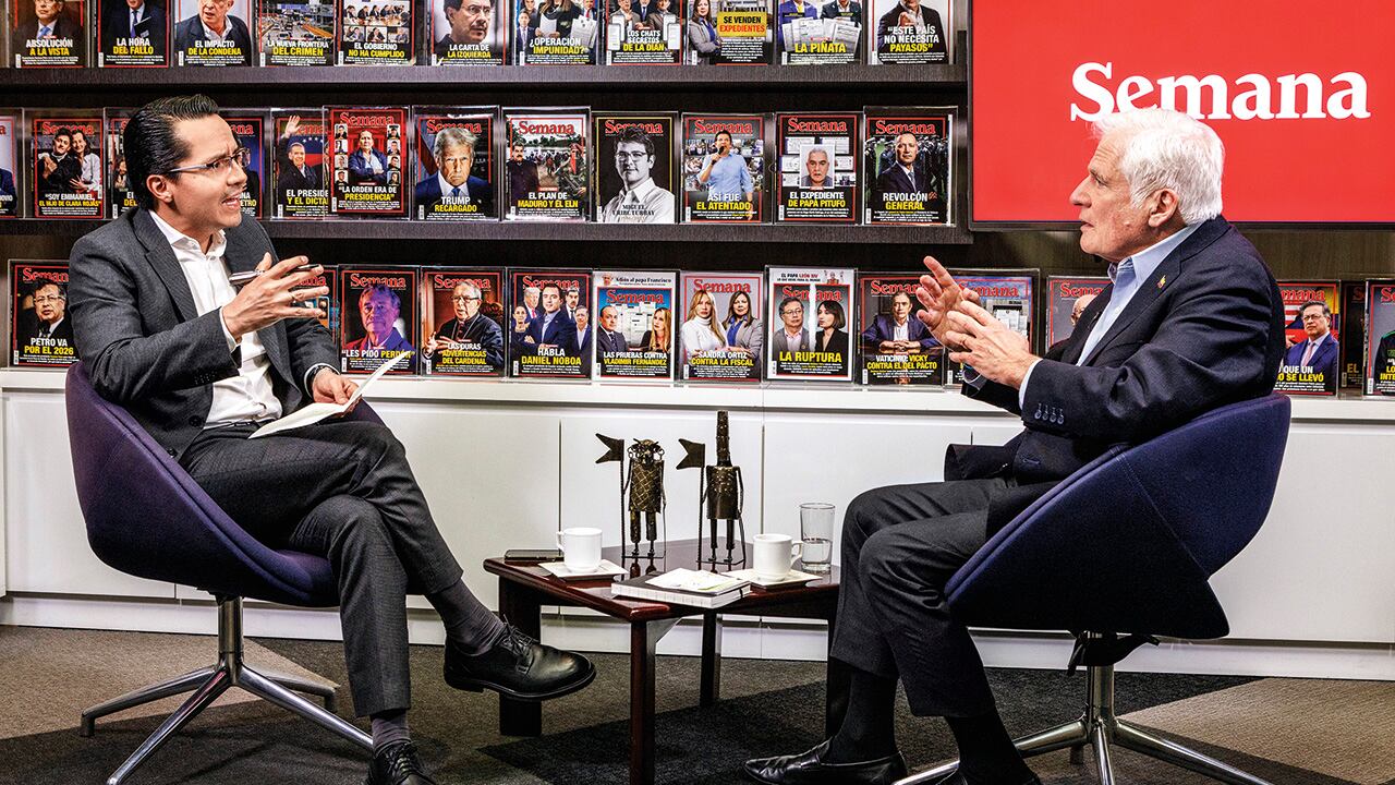 En diálogo con Yesid Lancheros, director de SEMANA, Miguel Uribe Londoño señaló: “La dignidad del ser humano es lo más importante. A Petro le ha ido muy bien en política social”.